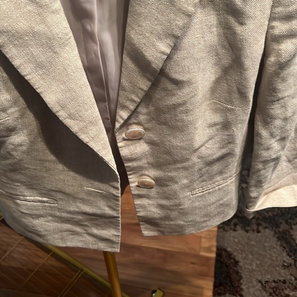 Talbots blazer, size 2P, linen blend EUC, khaki color with a sparkle - Picture 4 of 8